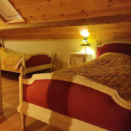 Holiday home Dix-huit Les Hayons